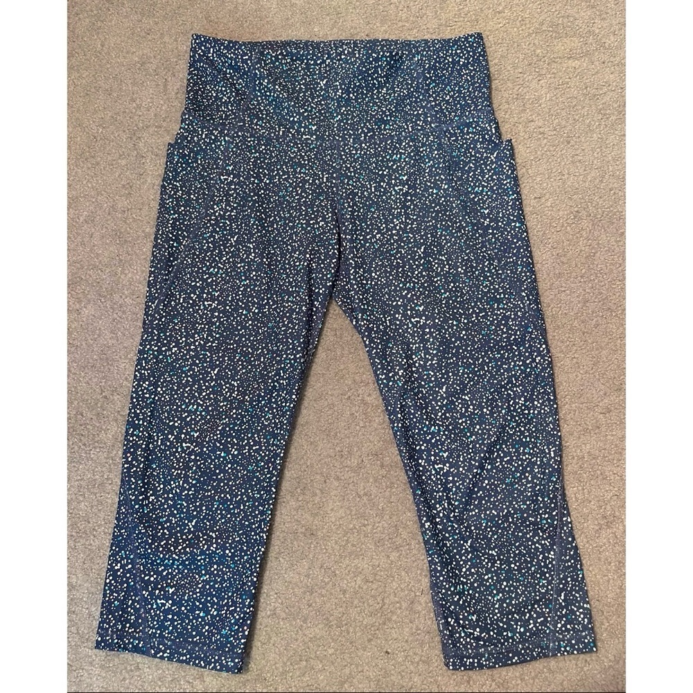 XERSION Women’s Activewear Athletic Polkadot Capri Leggings - PETITE